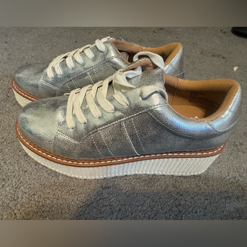 Yellow Box Silver Platform Lace-Up Sneakers